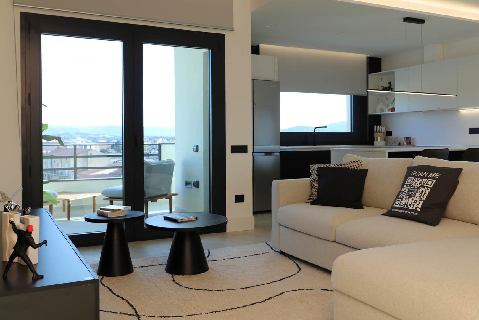 Ample of space in the spacious and comfortable Living area