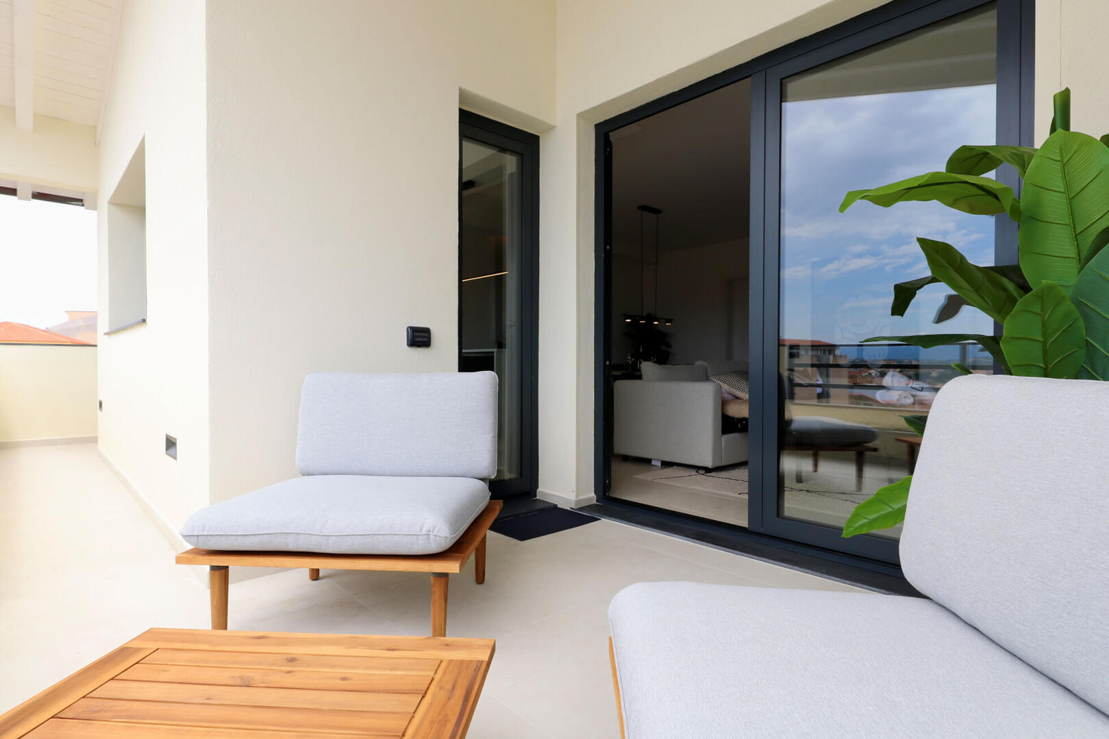 Sea side serenity connected to the Main Living Area with sliding Windows